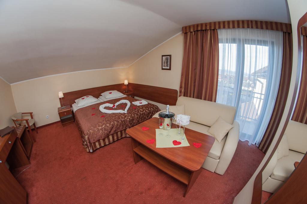 Hotel Rypsowka Nowy Sacz Bagian luar foto