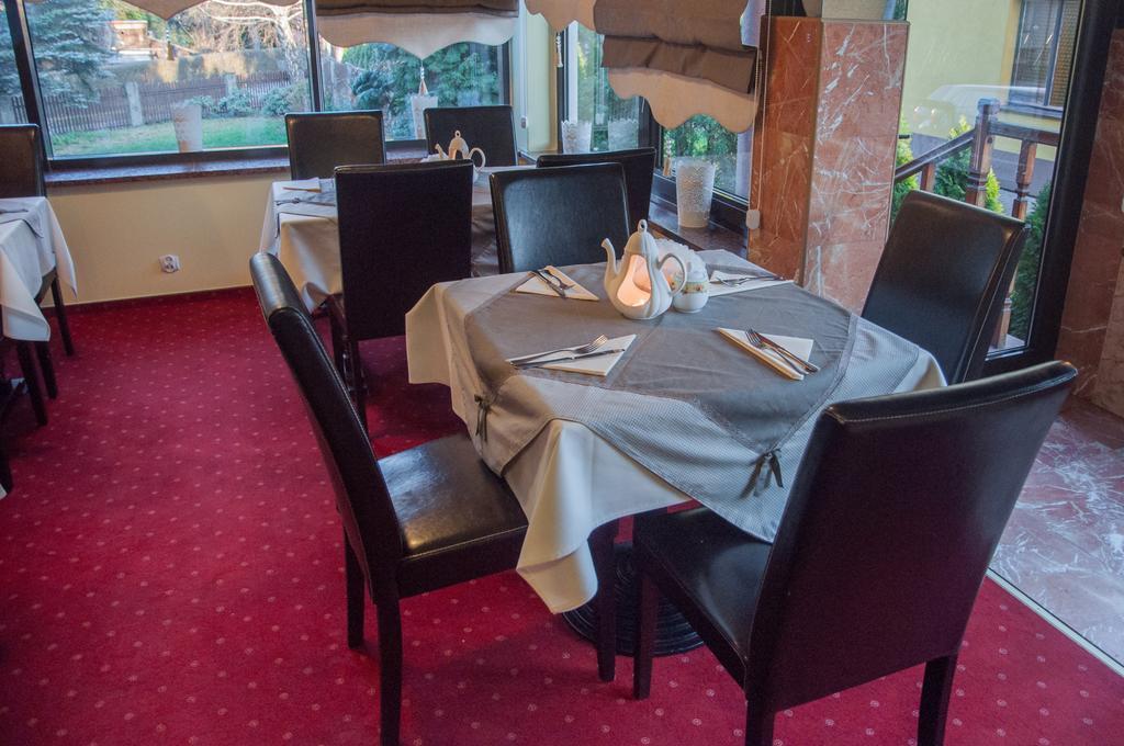 Hotel Rypsowka Nowy Sacz Bagian luar foto